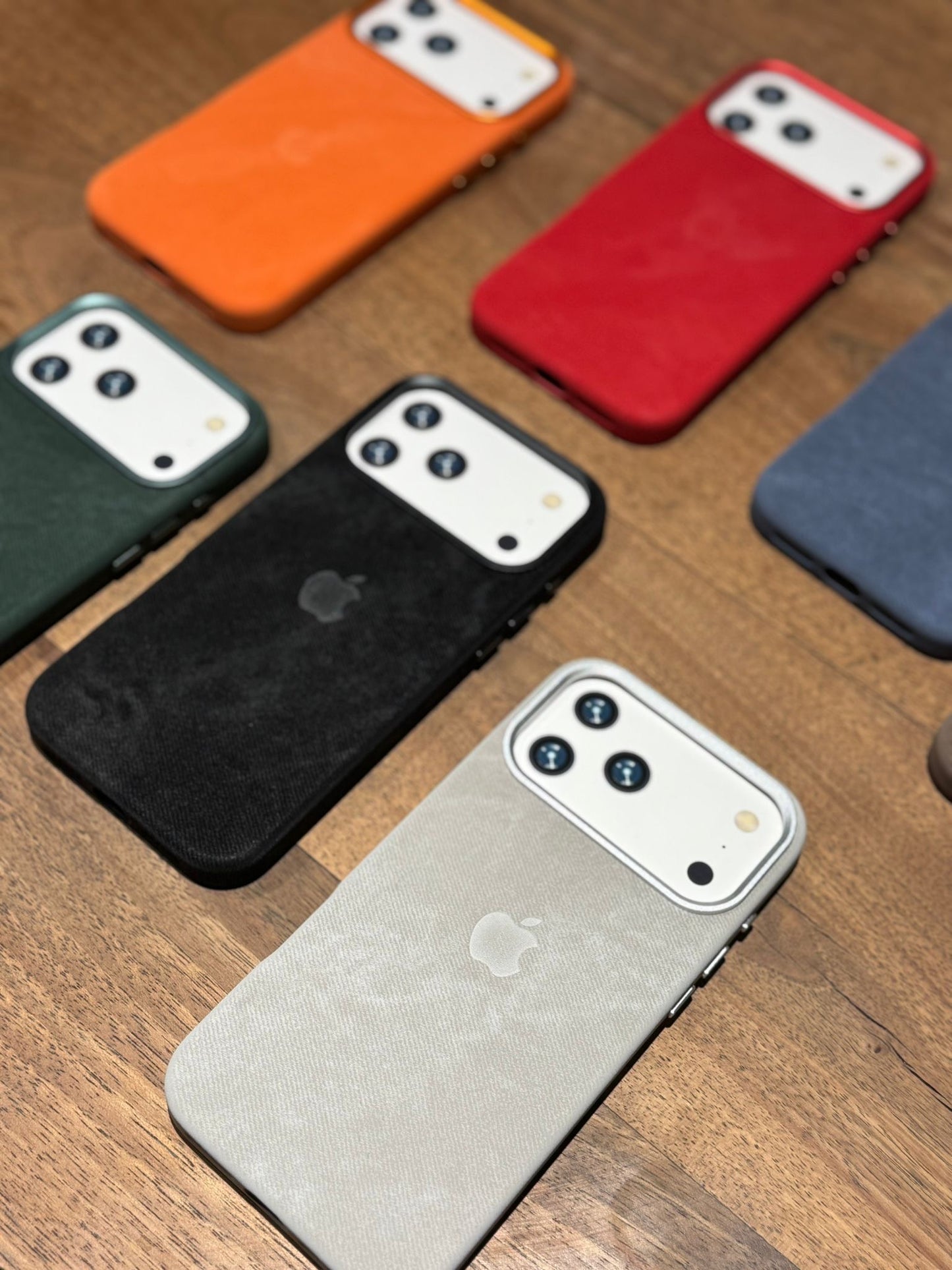 Süet MagSafe Özellikli iPhone Telefon Kılıfı