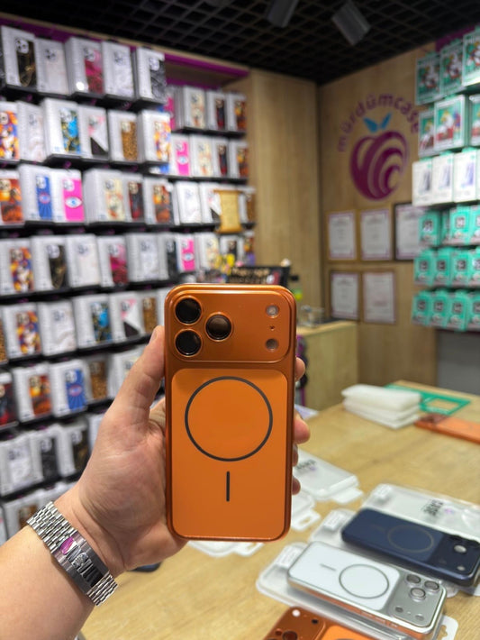 iPhone 17 Pro Max Turuncu Görünümlü Dönüştürücü Kılıf