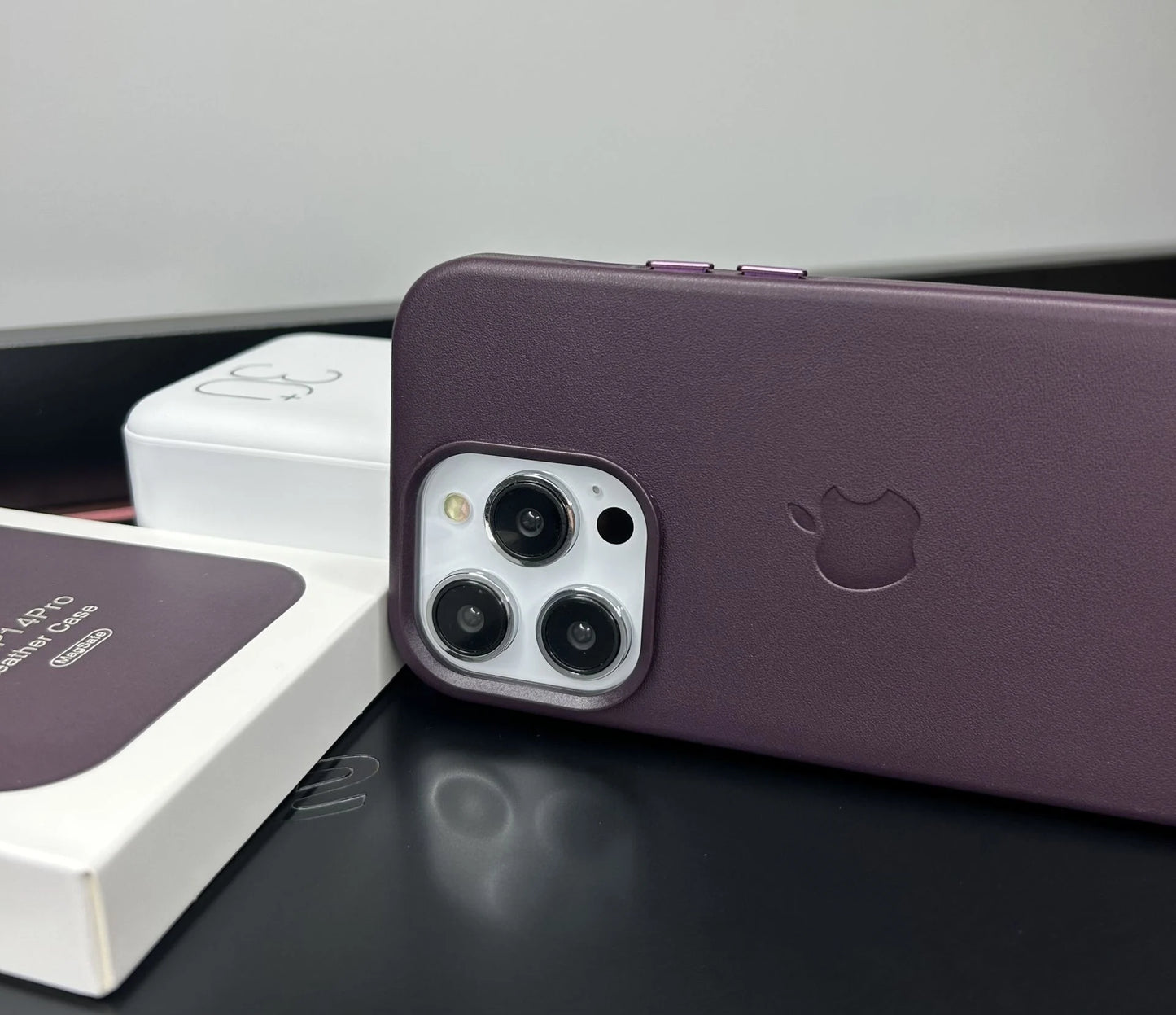 Apple MagSafe Özellikli Deri Kılıf - Derin Mor