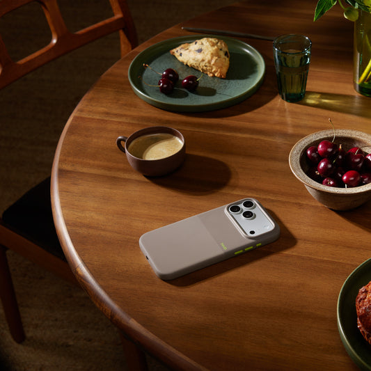 iPhone MagSafe Özellikli Gri Beats Rugged Kılıf