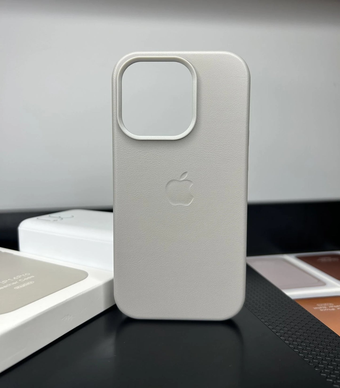 Apple MagSafe Özellikli Deri Kılıf - Gri