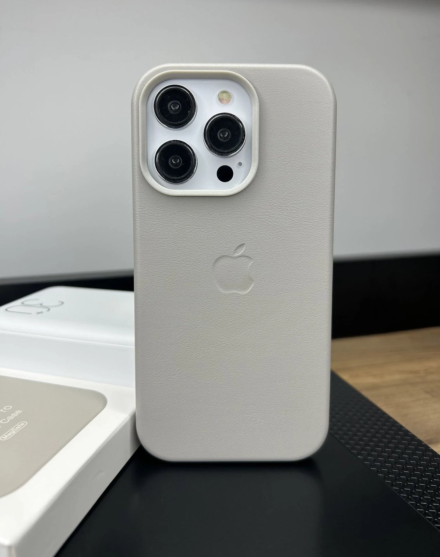 Apple MagSafe Özellikli Deri Kılıf - Gri