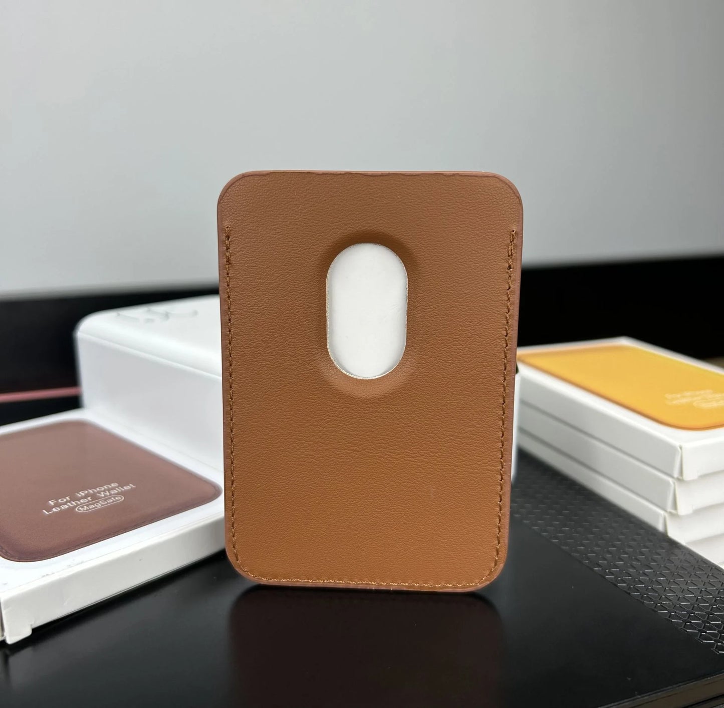 MagSafe Özellikli Deri Cüzdan Kahverengi