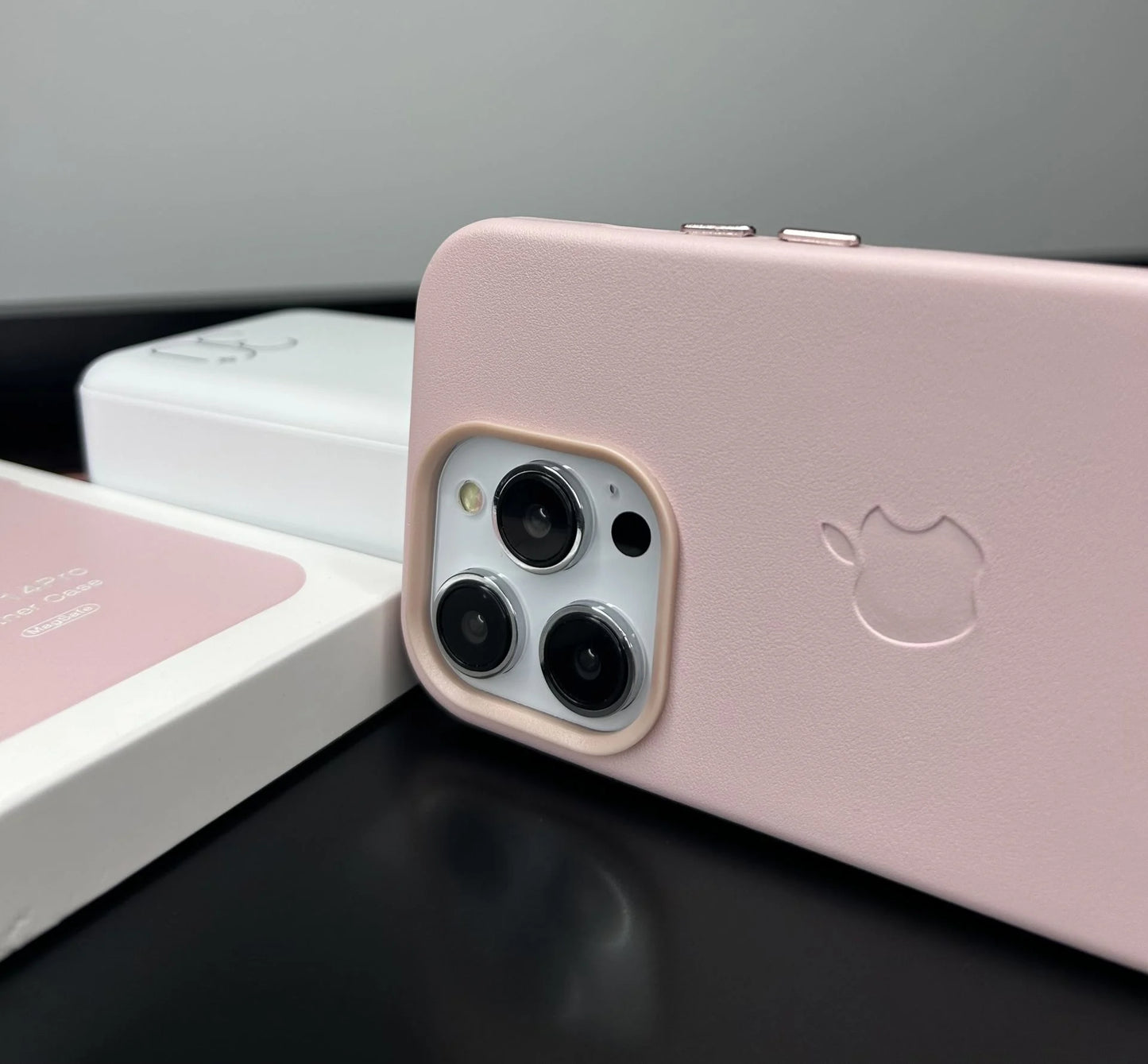 Apple MagSafe Özellikli Deri Kılıf - Kumpembe